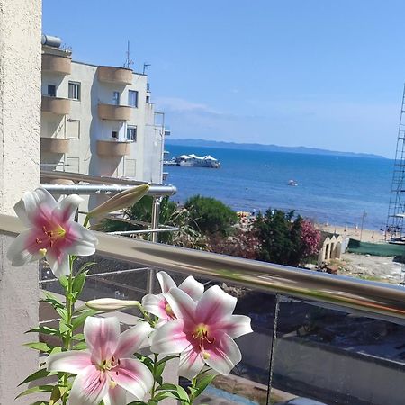 Maksimilian Apartament Durrës Exteriör bild