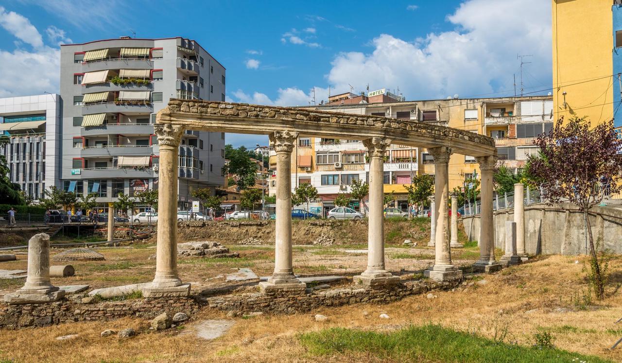 Maksimilian Apartament Lägenhet Durrës Exteriör bild