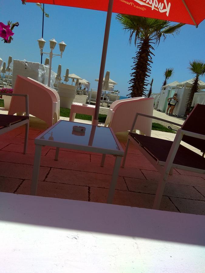 Maksimilian Apartament Durrës Exteriör bild