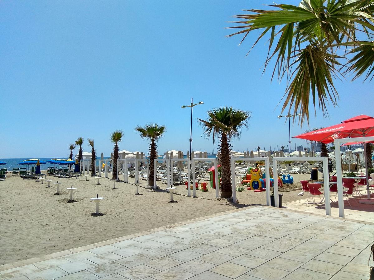 Maksimilian Apartament Durrës Exteriör bild